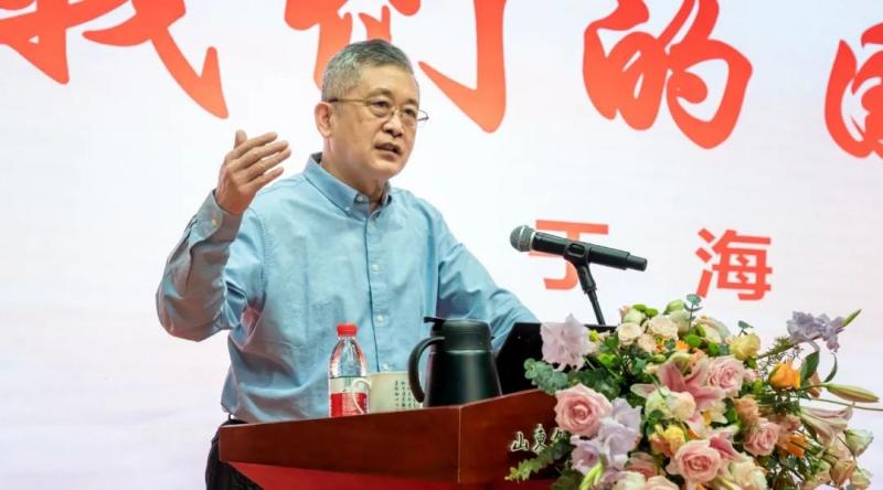 著名音樂家、指揮家于海先生蒞臨我校講述《我們的國歌》