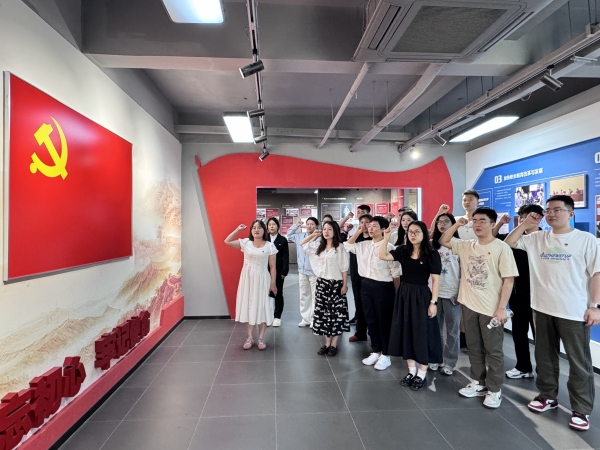我校各學(xué)院黨總支開展畢業(yè)生黨員系列教育活動