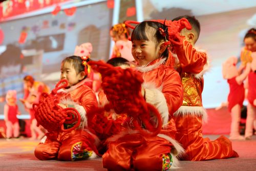 
山東華信工貿(mào)集團(tuán)2019年新年晚會(huì)溫情落幕
