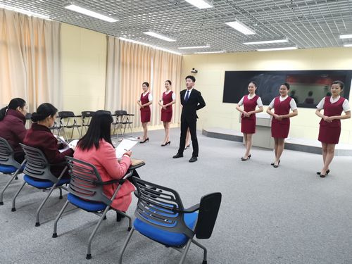 
我院空中乘務(wù)專(zhuān)業(yè)面試?yán)_(kāi)帷幕
