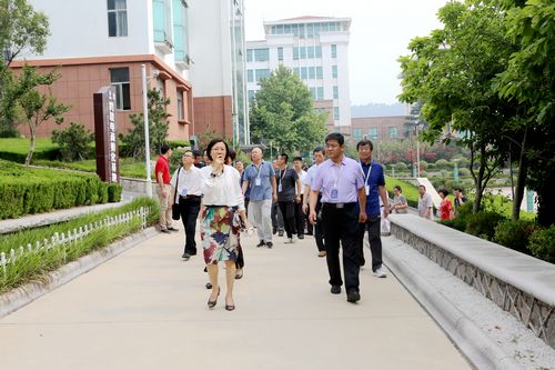 
河北廊坊職業教育考察交流團來我校考察交流
