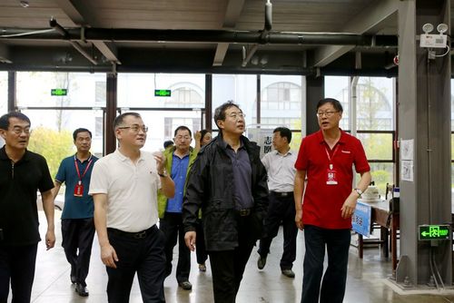 
李永紅來我校視察調研“中國音樂小金鐘”展演保障工作
