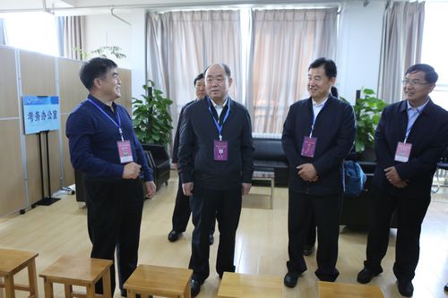 
解維俊來我校指導國家統(tǒng)一法律職業(yè)資格考試工作
