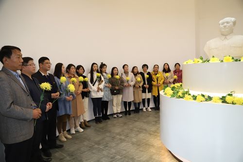 
我校黨委組織黨員代表赴日照市抗日戰(zhàn)爭紀(jì)念館開展“不忘初心、牢記使命”主題教育
