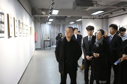 
藝術(shù)學(xué)院開展第一屆學(xué)生作品展
