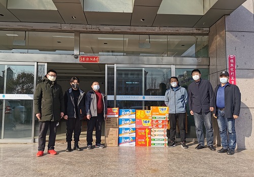 150公里助力山外，山外學子向學校捐贈防疫物資